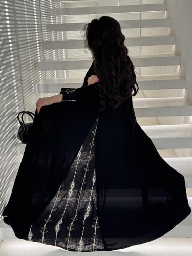 نص كلوش مع لينن رايون مطرز