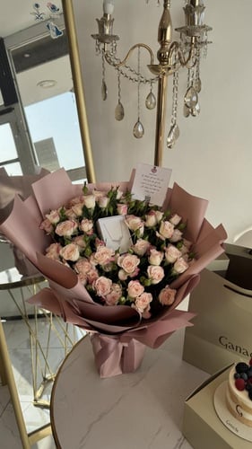 سلسال مع ورد وكيك