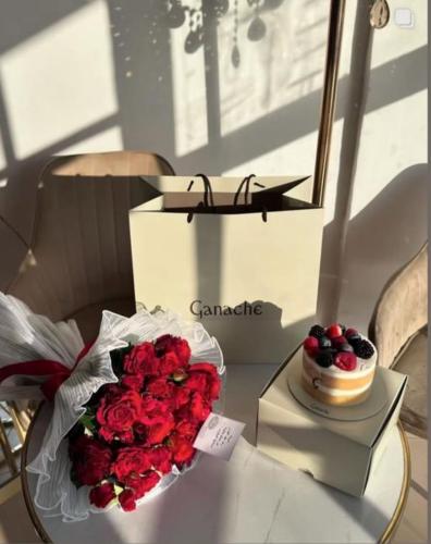 كيك ورد احمر
