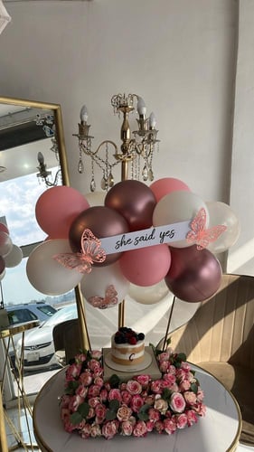 استاند الغيمة الوردي