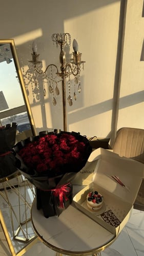 بوكية بيبي روز ٢٥ غصن مع كيك