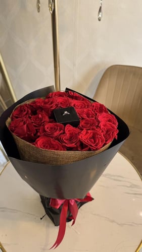 خاتم نسائيه مع تنسيق بالورد الاحمر