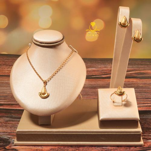 طقم ذهب نوفا جلو عيار 18