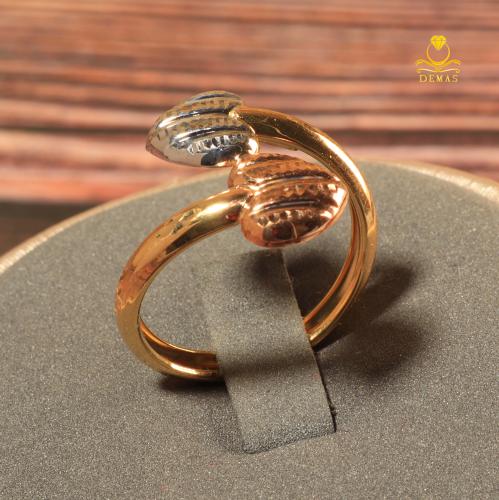 خاتم ذهب عيار 18 قلوب متداخلة وزن 1.2 جرام