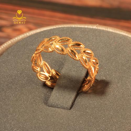 خاتم ذهب تصميم غصن الزيتون عيار 18