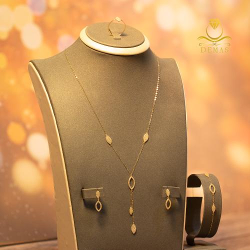 طقم زركون ذهبي عيار 18