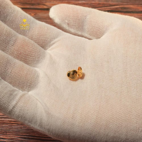 حلق ذهب عيار 18 وزن 0.2 جرام صغير - تصميم قلب فاخر