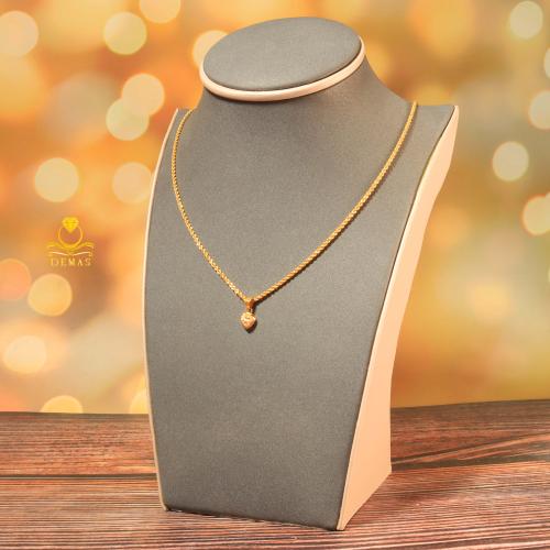 قلادة ذهب تصميم قلب عيار 18