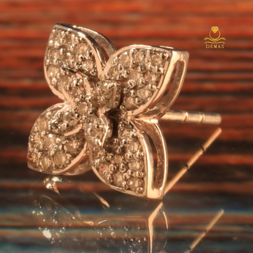 حلق ألماس ذهب أبيض عيار 18