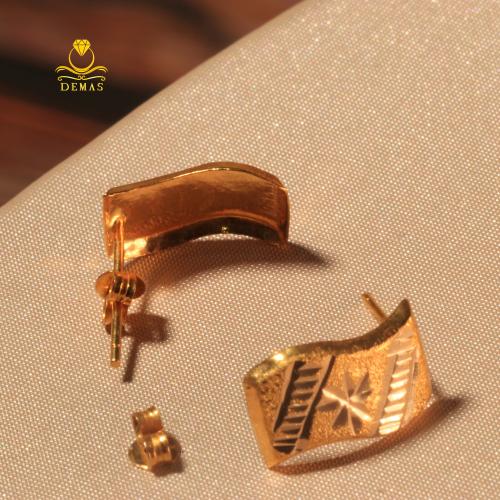 حلق ذهب بنقشة كلاسيكية – ذهب عيار 18 (وزن 0.5 جرام...