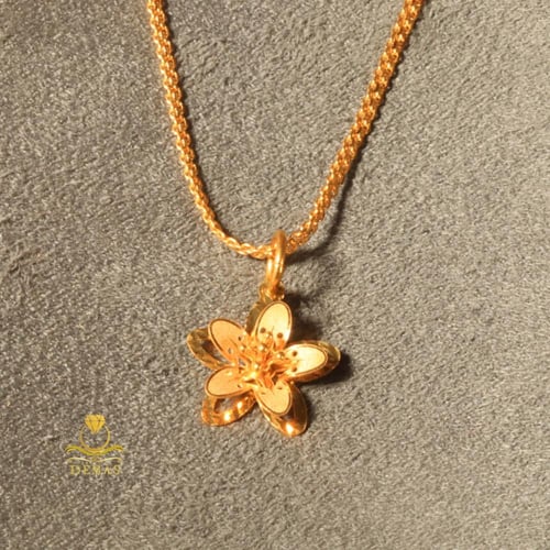 سلسال فلات مع تعليقة وردة ذهب صافي عيار 21