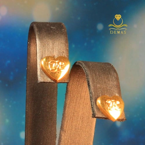 طقم ناعم بتصميم قلب ذهب صافي عيار 18