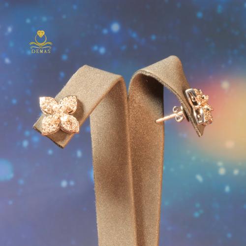 حلق ألماس ذهب أبيض عيار 18