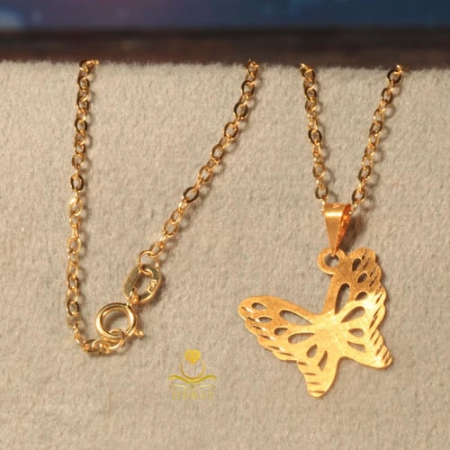 قلادة فراشة ذهب صافي عيار 18