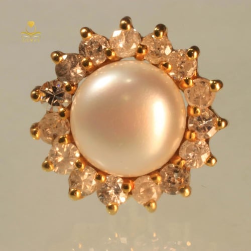 حلق ألماس أصلي مع فص لؤلؤ ذهب عيار 18