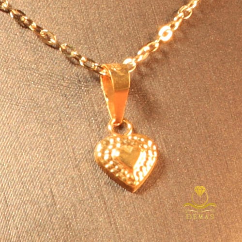 طقم ناعم بتصميم قلب ذهب صافي عيار 18