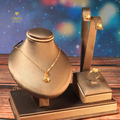 طقم ناعم وردة ذهب صافي عيار 18