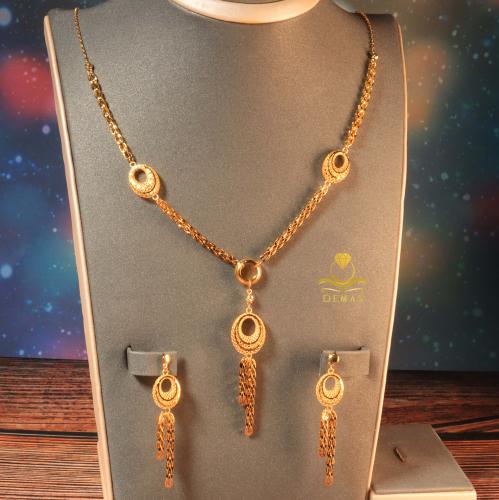 نصف طقم مميز ذهب عيار 18