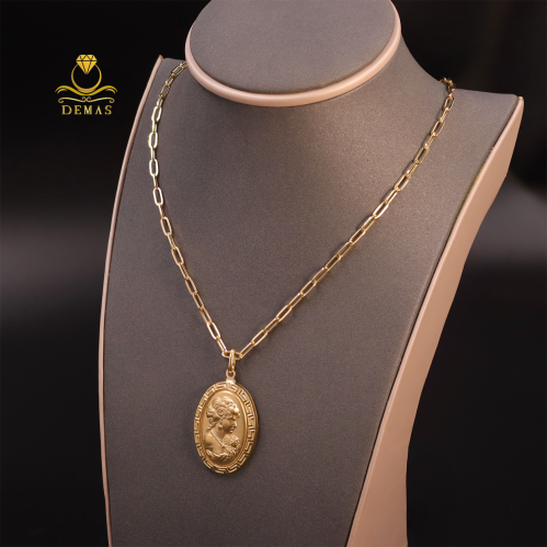 سلسال بيبر كليب مع تعليقة الملكة عيار 18