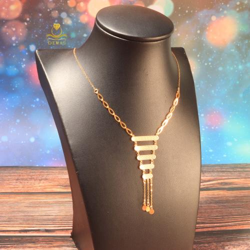 قلادة ذهب تصميم هرمي مميز عيار 21