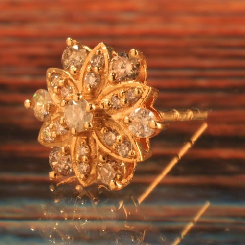 حلق ألماس أصلي ذهب عيار 18