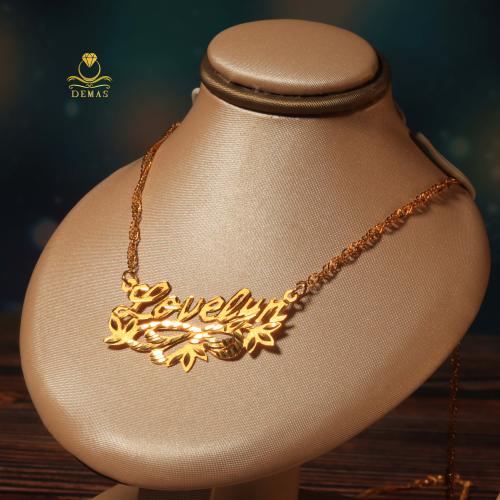 اسمك بالذهب عيار 18