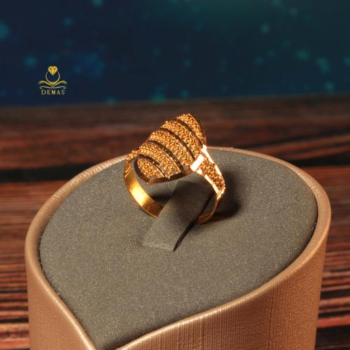 خاتم ذهب بتصميم مميز صافي عيار 21