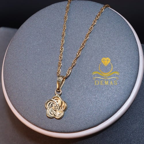 قلادة وردة عيار 18 إيطالي