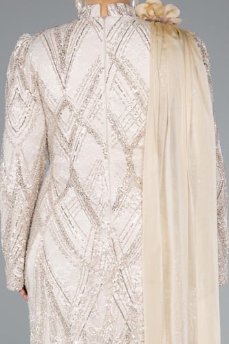 فستان حفلة دانتيل بتصميم ناعم محتشم