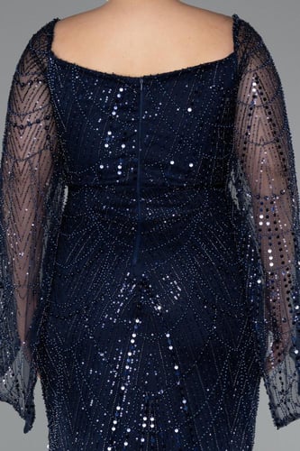 فستان سهرة مطرز بالخرز