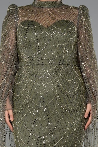 فستان سهرة فخم مطرز بالخرز