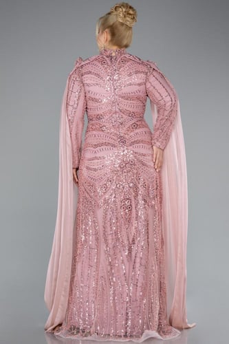 فستان حفلة مطرز بالخرز بأكمام شيفون طويلة