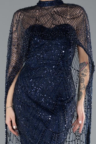 فستان سهرة بتصميم فخم