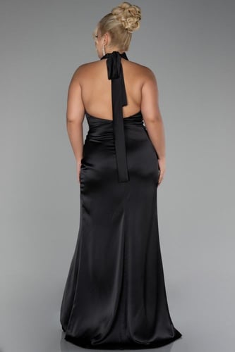 فستان سهرة جميل برقبة