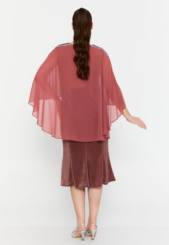 فستان سهرة ميدي بأكمام قصيرة