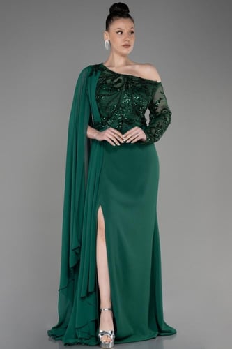 فستان سهرة طويل برداء ناعم