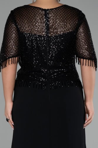 فستان سهرة بتفاصيل دانتيل