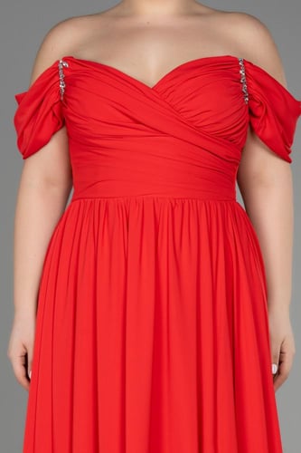 فستان سهرة أنيق بقصة رقبة قارب