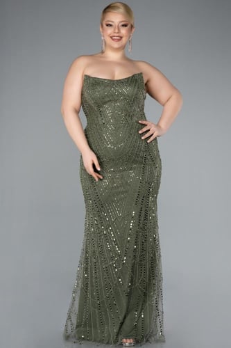 فستان سهرة أنيق مطرز بالخرز