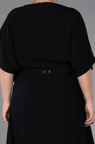 فستان سهرة ميدي بتصميم واسع