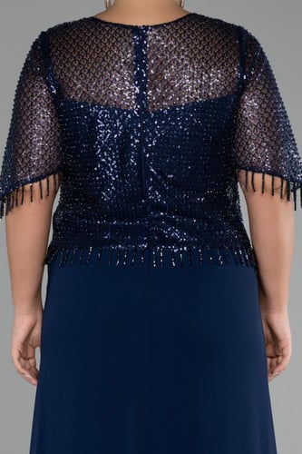 فستان سهرة بتفاصيل دانتيل