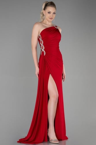 فستان سهرة طويل بكتف واحد