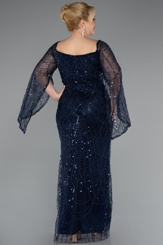 فستان سهرة مطرز بالخرز