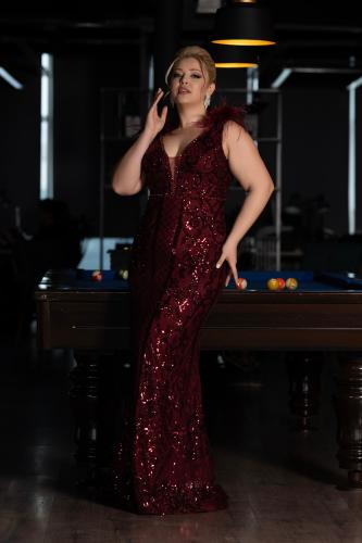 فستان سهرة فخم مزين بالترتر