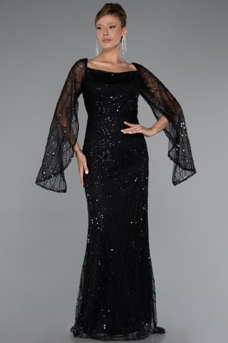 فستان سهرة مطرز بالخرز