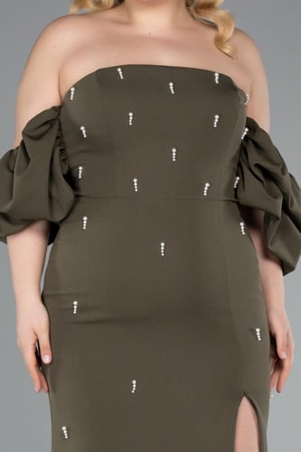 فستان سهرة بأكمام مكشوفة