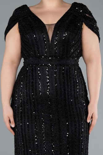 فستان سهرة دانتيل مطرز بالخرز