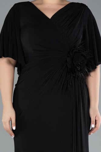 فستان بقصة ساق وأكمام قصيرة