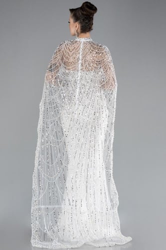 فستان سهرة بتصميم فخم