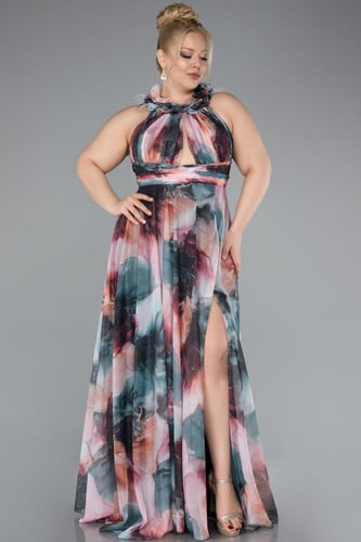 فستان مشجر بعنق مكشكش وأكتاف مكشوفة